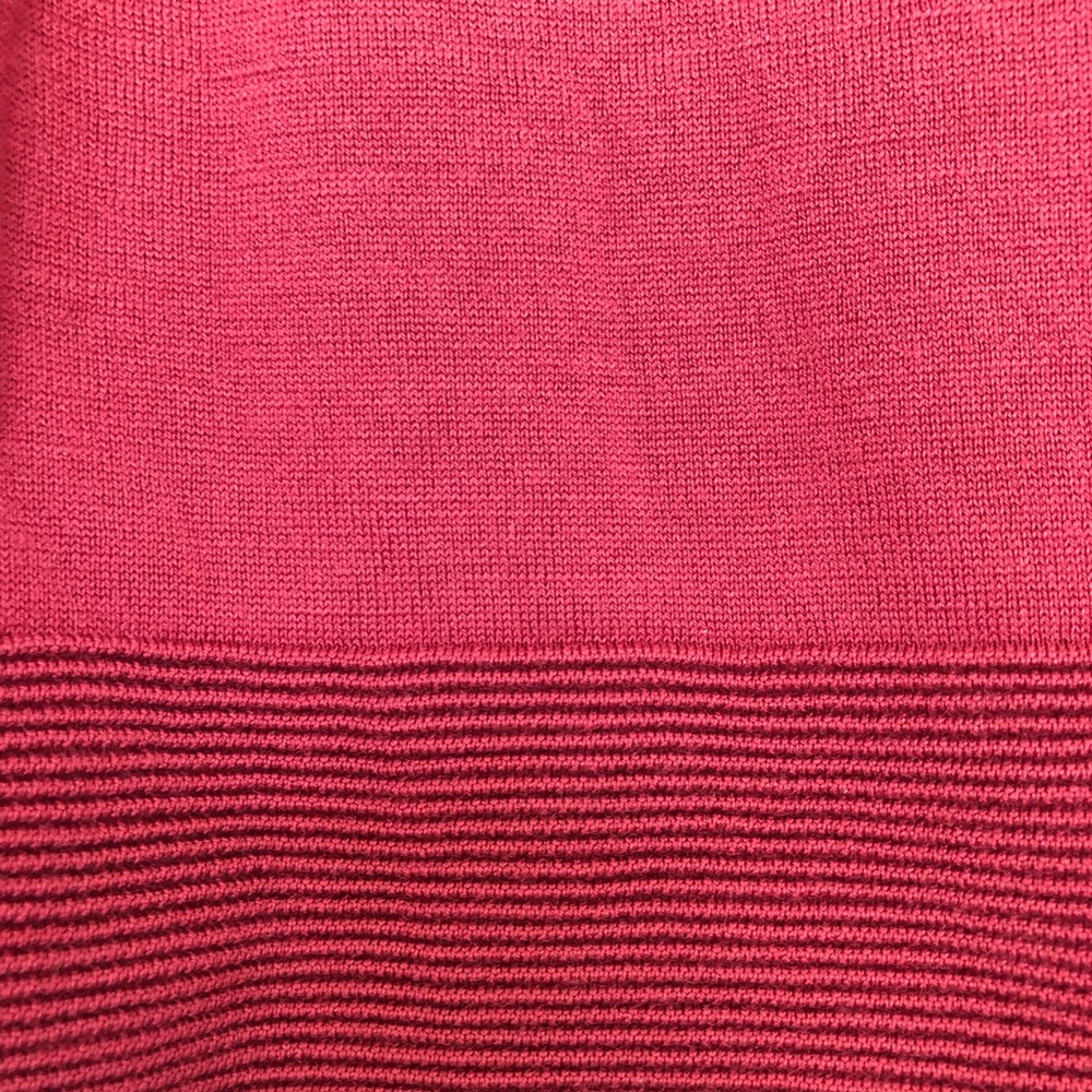 COS strawberry pink/red sweater 💕